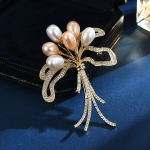 Elegant Copper Freshwater Pearl Flower Brooch With Zirconia Ribbon Design For Women Wedding Party Clothing Accessory