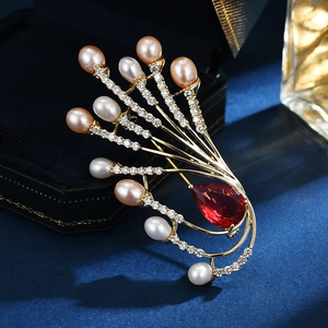 Luxury Gold Plated Copper Brooch Red Zirconia Freshwater Pearl Pin Peacock Bow Elegant Jewelry For Women Wedding Party