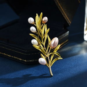 Elegant Freshwater Pearl Copper Brooch Gold Plated Olive Branch Leaf Brooch Pin For Women Wedding Banquet Suit Jewelry
