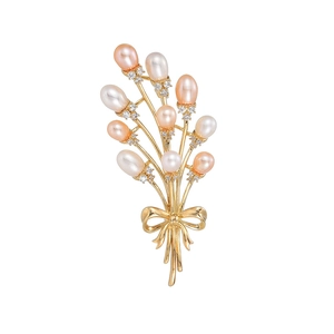 Elegante spilla a bouquet in oro con perle d'acqua dolce e accenti di zirconi lucidi