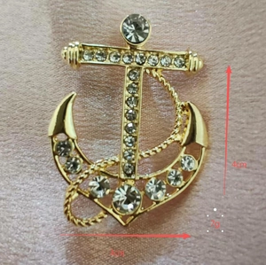 Navy style anchor brooch in gold alloy with clear rhinestones for men's suits