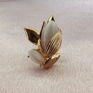 Broche en Cuivre Minimaliste Épi de Blé Femme Perle Artificielle Fleur Feuille Corsage Bijoux de Mode pour Mariage