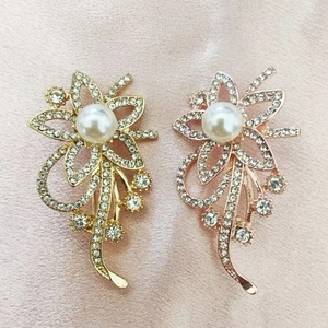 Elegante Legering Bloem Broche Pin Voor Dames Met Neparel En Strass Decoratie Voor Bruiloft Feest Jurk Sieraden Cadeau