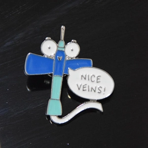 Kreative Medizinische Cartoon Emaille Brosche Nice Veins Schriftzug Humorvolles Krankenschwester Arzt Geschenk Legierung Tropföl Anstecknadel Für Medizinisches Personal Schmuck