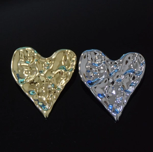 Broche Cœur Martelée pour Femmes Accessoires de Costume Robe Vintage Alliage Métal Plaqué Or Argent Bijoux de Mode Cadeau Épingle