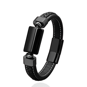 Herren Armband aus schwarzem geflochtenem Leder mit poliertem Metall und weißen Ziernähten