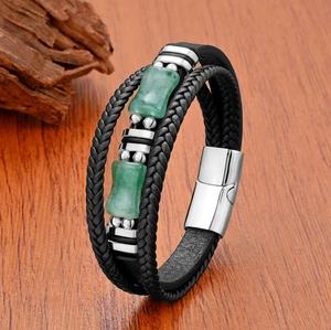 Bracelet multicouche en cuir tressé pour homme avec pierres vertes et fermoir magnétique