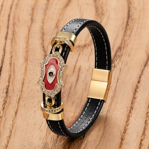 Herren Punk Lederarmband mit Hamsa-Hand-Anhänger und praktischem Magnetverschluss