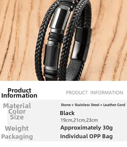 Détail d'un bracelet multicouche en cuir noir avec fermoir magnétique et perles