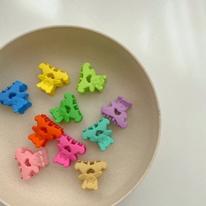 Lot de 10 pinces à cheveux oursons colorées mates pour filles avec découpes en forme de cœur