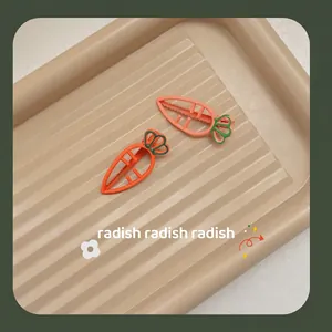 Mignonnes Pinces à Cheveux en Métal Évidé en Forme de Carotte pour Enfants Femmes Orange Douce Peinture au Four Accessoires de Coiffure