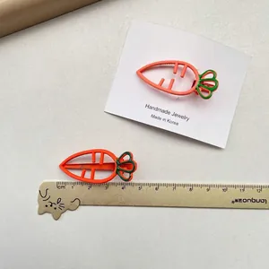 Barrettes à cheveux mignonnes en forme de carotte, métal évidé orange et vert, 5 cm