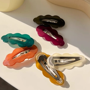 Set of 6 colorful jelly cloud-shaped hair clips for girls with acrylic wave design
