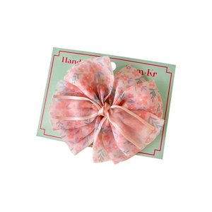 Fermaglio per capelli a fiocco floreale rosa per bambini in chiffon su cartoncino