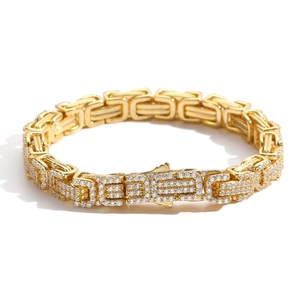 Bracciale bizantino hip-hop di lusso dorato con micropavé di pietre in zirconio