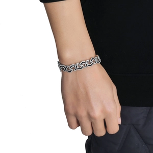 Bracciale Cuban Infinity 12mm da Uomo con Intarsio di Zirconi Neri e Bianchi