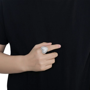 Bague coeur hip hop de luxe sertie de zircons blancs sur monture argentée pour femmes