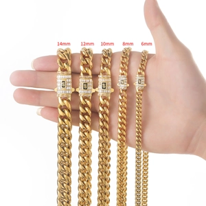 Comparaison de cinq largeurs de chaînes cubaines dorées de 6mm à 14mm avec fermoir S