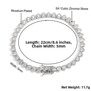Dettaglio della catena tennis a cuore CZ da 4mm placcata rodio con chiusura sicura