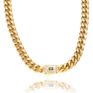 Détail de la chaîne cubaine dorée avec fermoir en zircon et gravure du logo S