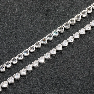 Bracciale tennis a cuore da 5mm in argento con scintillanti pietre di zirconia cubica