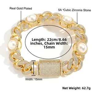 Détail de la chaîne cubaine 15mm avec zircone 5A et perles blanches plaqué or véritable