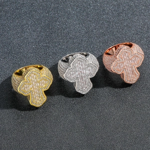 Anello a croce hip-hop con micro-pavé di zirconi in oro argento e oro rosa lucido