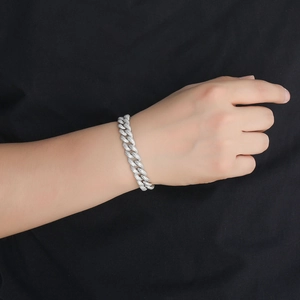 Bracelet cubain 12mm serti de 4 rangées de zircons brillants avec finition en argent