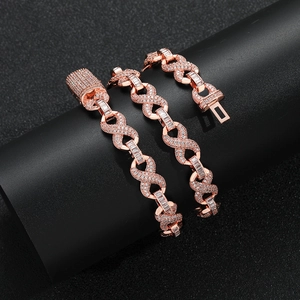 Chaîne à maillons infinis de 10mm en or rose avec zircons blancs micro-pavés de luxe