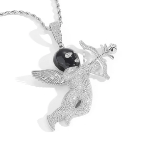 Collar hip hop con colgante de flecha de Cupido plateado y brillantes piedras de circonita
