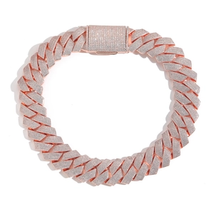 Grosse chaîne Cuban Link 25mm en or rose avec six rangées de zircones cubiques pavées