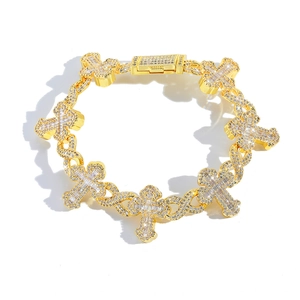 Bracciale hip hop con maglie a croce dorate e pietre di zircone cubico incastonate a mano