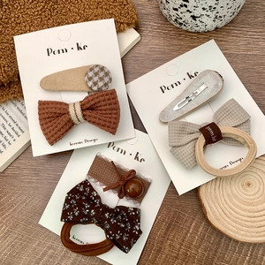 Haarschmuck-Set mit Stoffschleifen und Blumenmuster im koreanischen Erdfarben-Stil