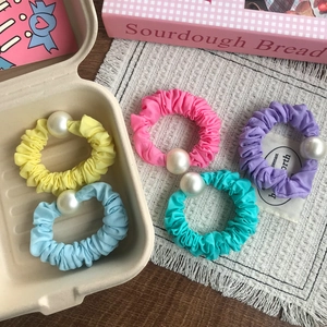 Chouchou en Tissu Plissé Style Coréen Avec Décoration en Grande Künstliche Perle d'Imitation Accessoires de Cheveux Doux pour Femmes
