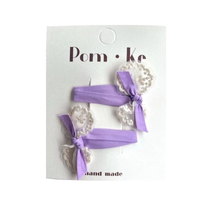 Set di due fermagli per capelli viola con fiocchi in pizzo per donne e bambine fatti a mano