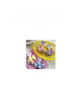 Coleteros de lazo floral con perlas en amarillo azul rosa y violeta en tarjeta