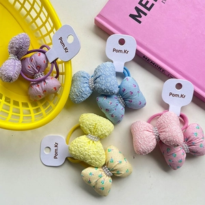 Set de gomas para pelo con lazos florales, perlas y tela en cuatro colores pastel