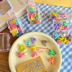 Lot de mini pinces à cheveux colorées dans une adorable boîte de rangement valise