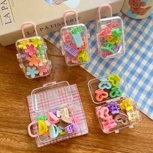 Lot de mini pinces à cheveux colorées aux formes mignonnes dans une boîte cadeau valise