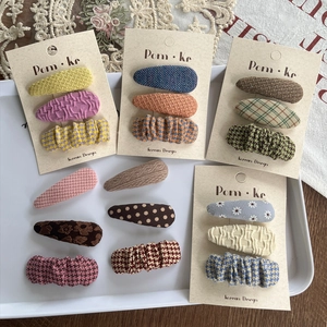 Floral and plaid fabric teardrop hair clips set for girls in vintage Korean style