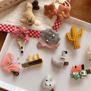 Set di fermagli per capelli in tessuto fatti a mano con ricami carini per bambina