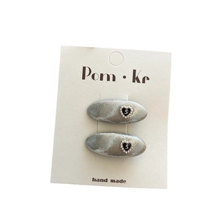 Barrettes à cheveux argentées pailletées avec motif cœur numéro 5 sur carte