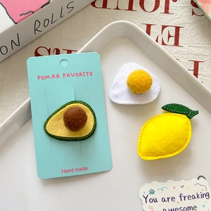 Set di tre graziose mollette per capelli in maglia a forma di avocado limone e uovo
