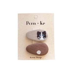 Barrettes en tissu avec broderie chat et pois blancs pour l'automne sur carte