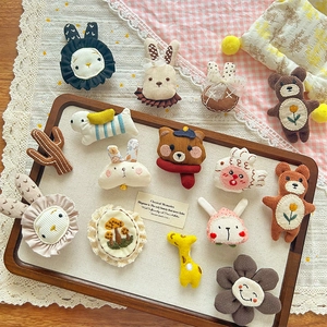 Broches en peluche d'animaux de dessin animé avec ours et lapins brodés sur feutre