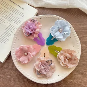 Five-piece set of elegant fabric flower hair clips with pearls and rhinestones for girls
