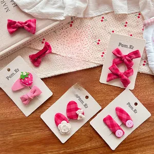 Détails de pinces à cheveux coréennes avec nœuds à carreaux rouges et perles