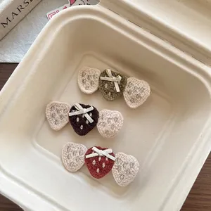 Barrettes à cheveux fraise en tricot vert marron et rouge avec nœuds en ruban