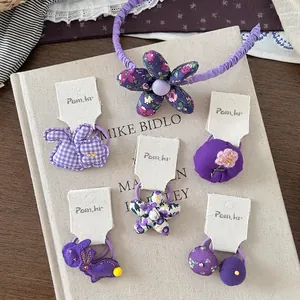 Süßes lila Blumen Haarschmuck Set mit Stirnband und niedlichen Hasen Stickerei Haargummis