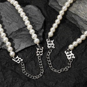 Collana hip hop in acciaio al titanio con perle e ciondolo a lettera M per uomo e donna